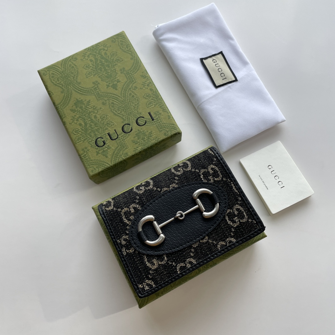 Gucci621887LM06