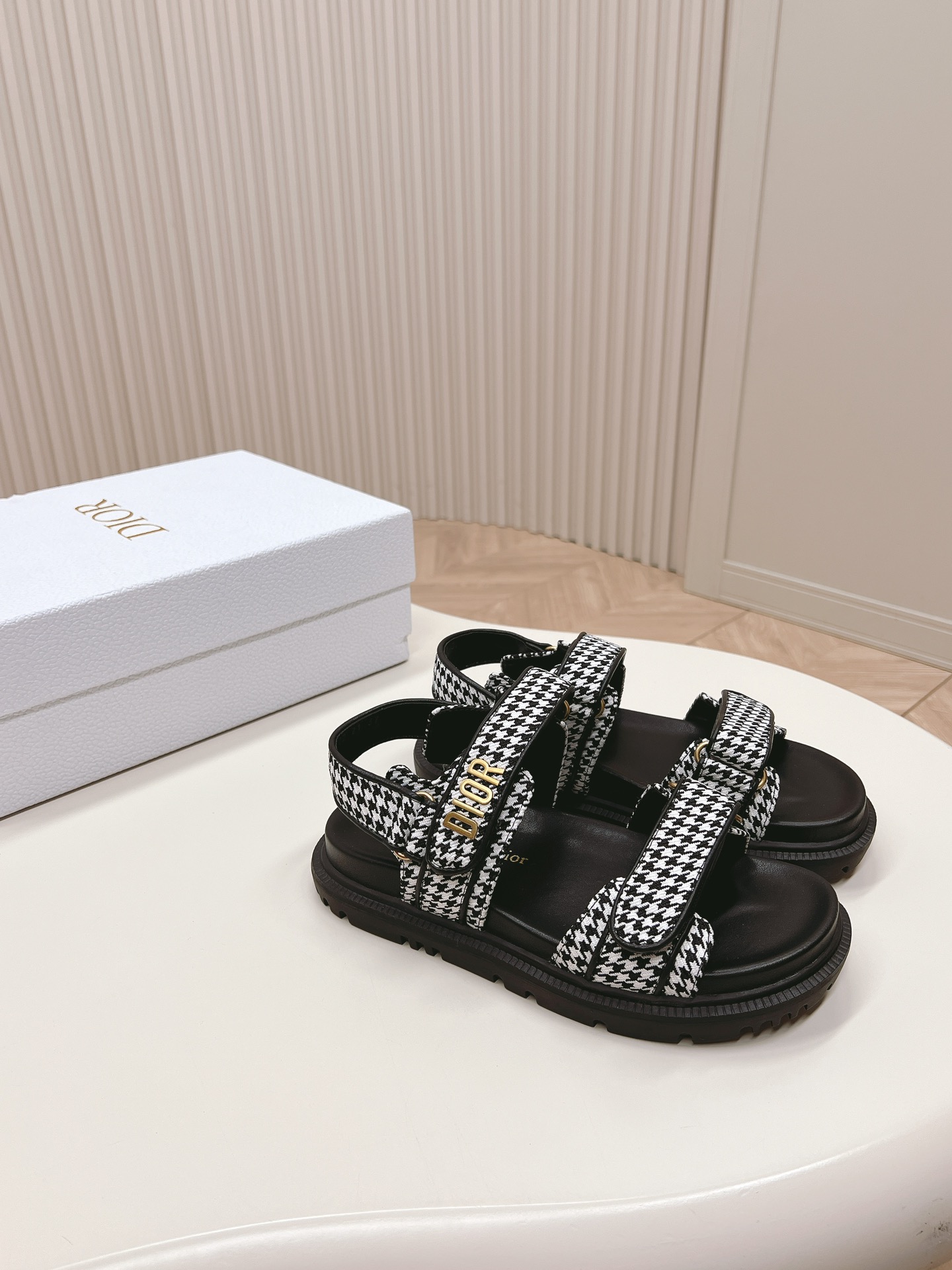 Dior shoes 045 HL052