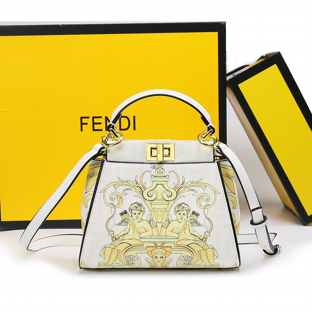 Fendi009JQE052