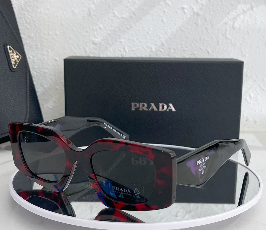 Prada Sunglasses SPR 15Y SM051