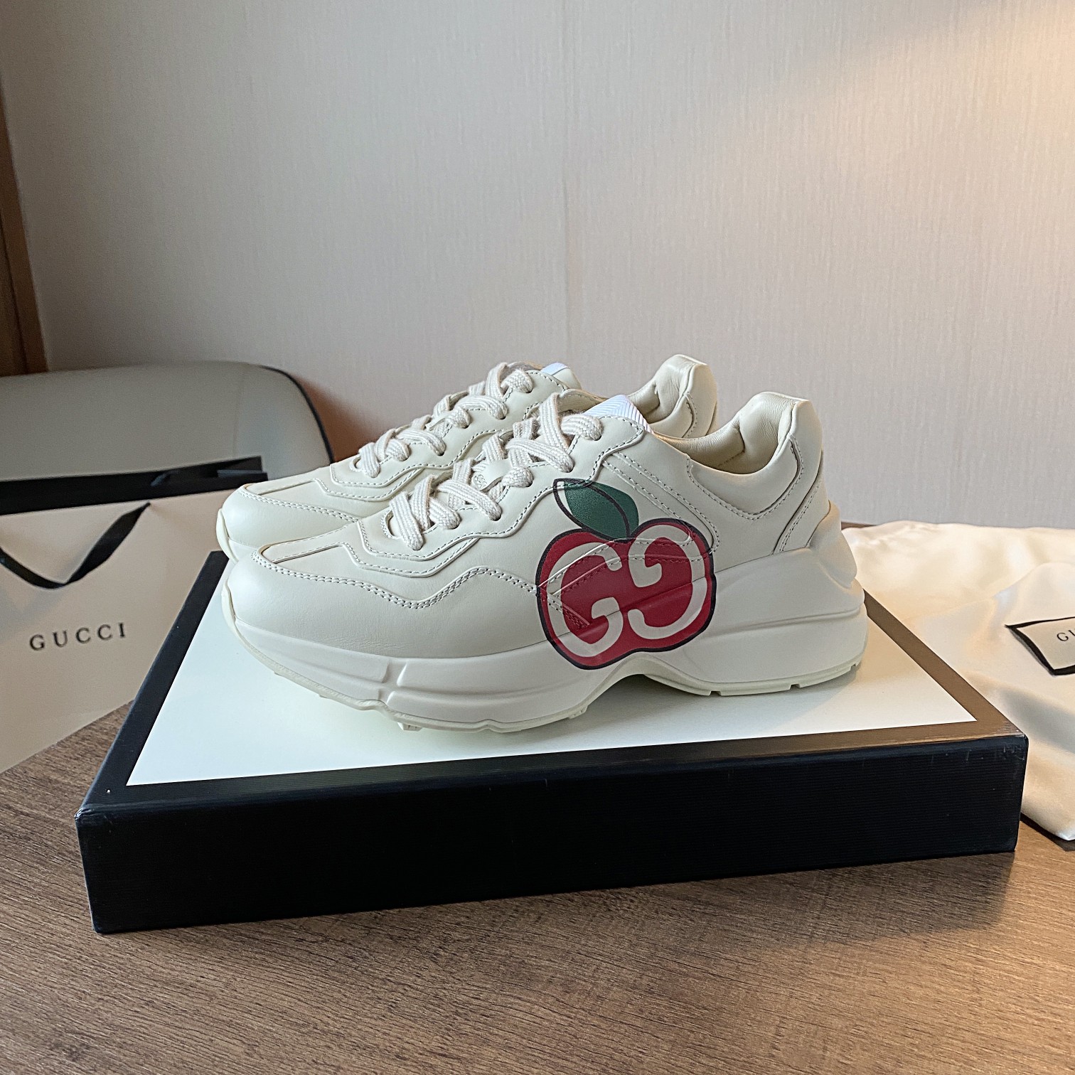Gucci 003 Casual shoes XM 063 01