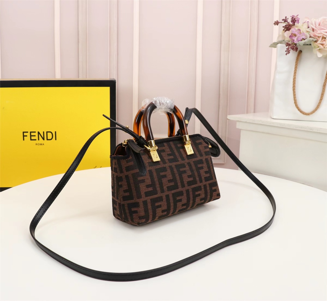 Fendi8839LM051 17cm