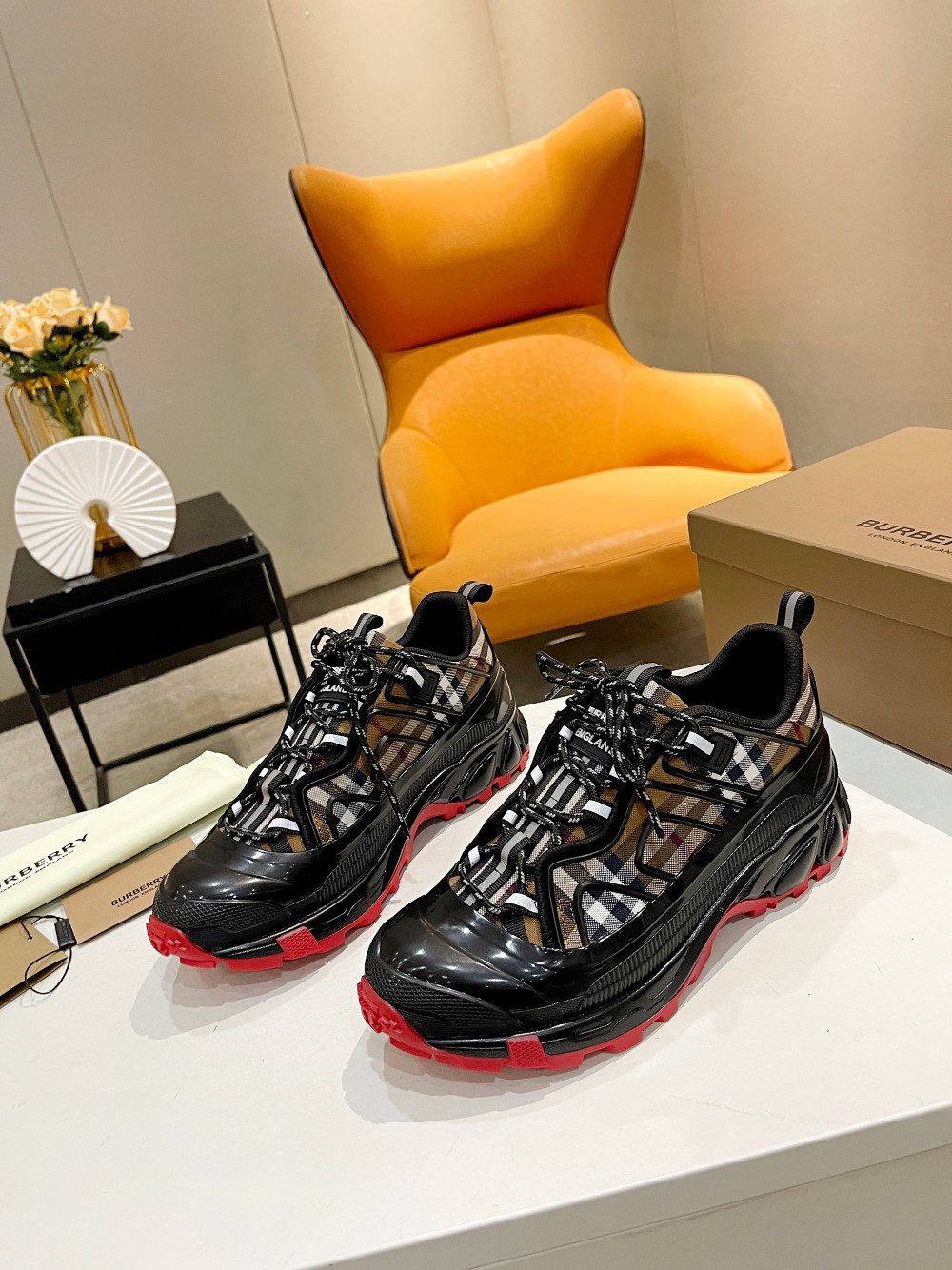Burberry 001 Casual shoes XM533