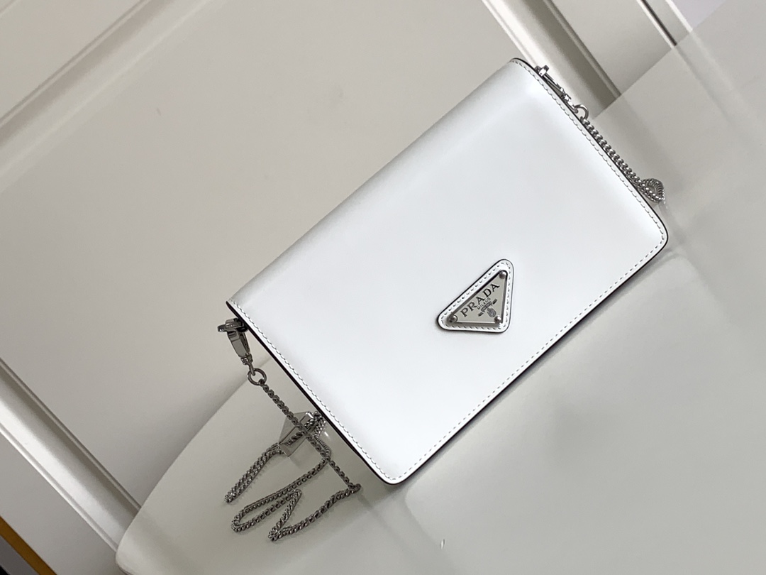 Prada1BD307 22PJ551
