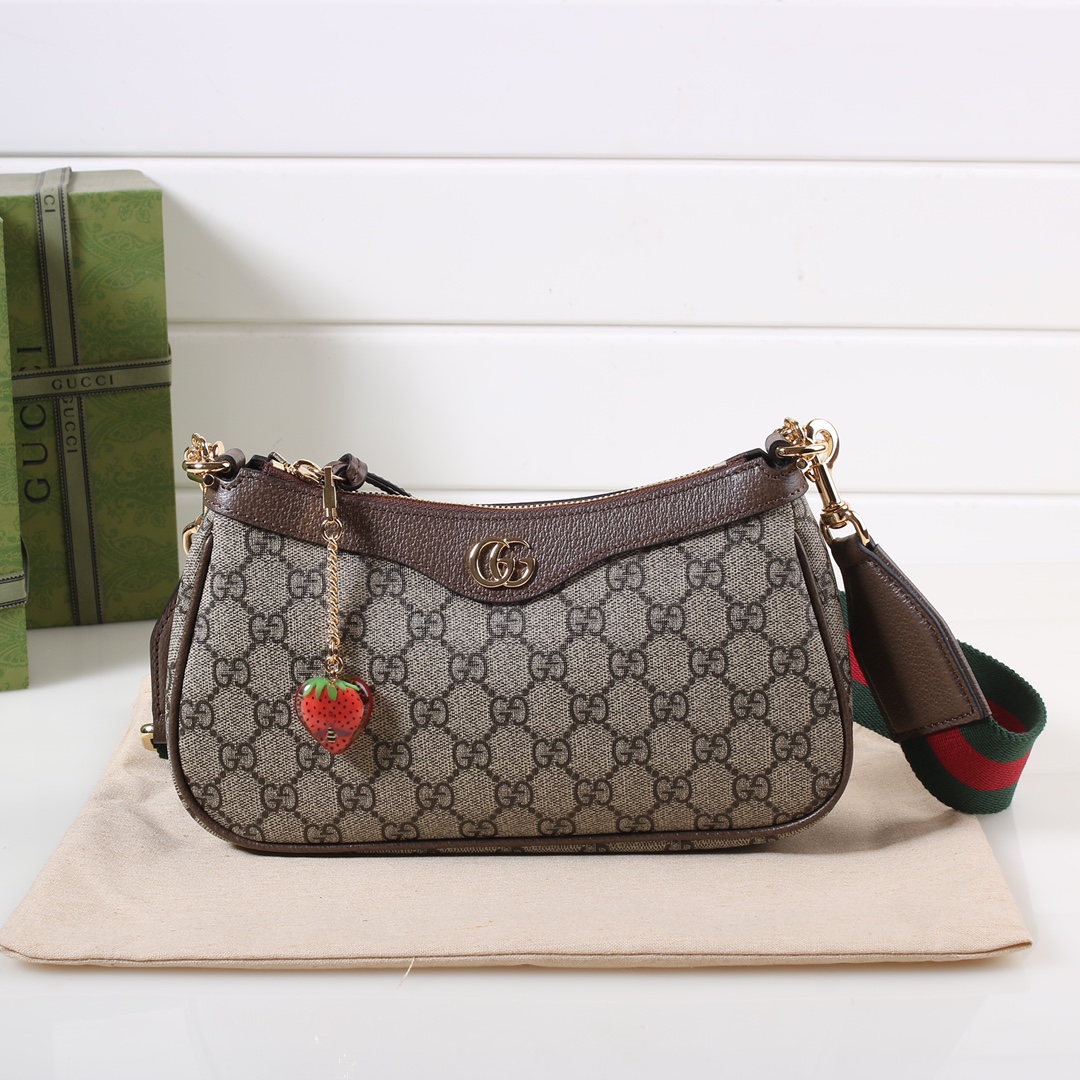 Gucci735132smile002