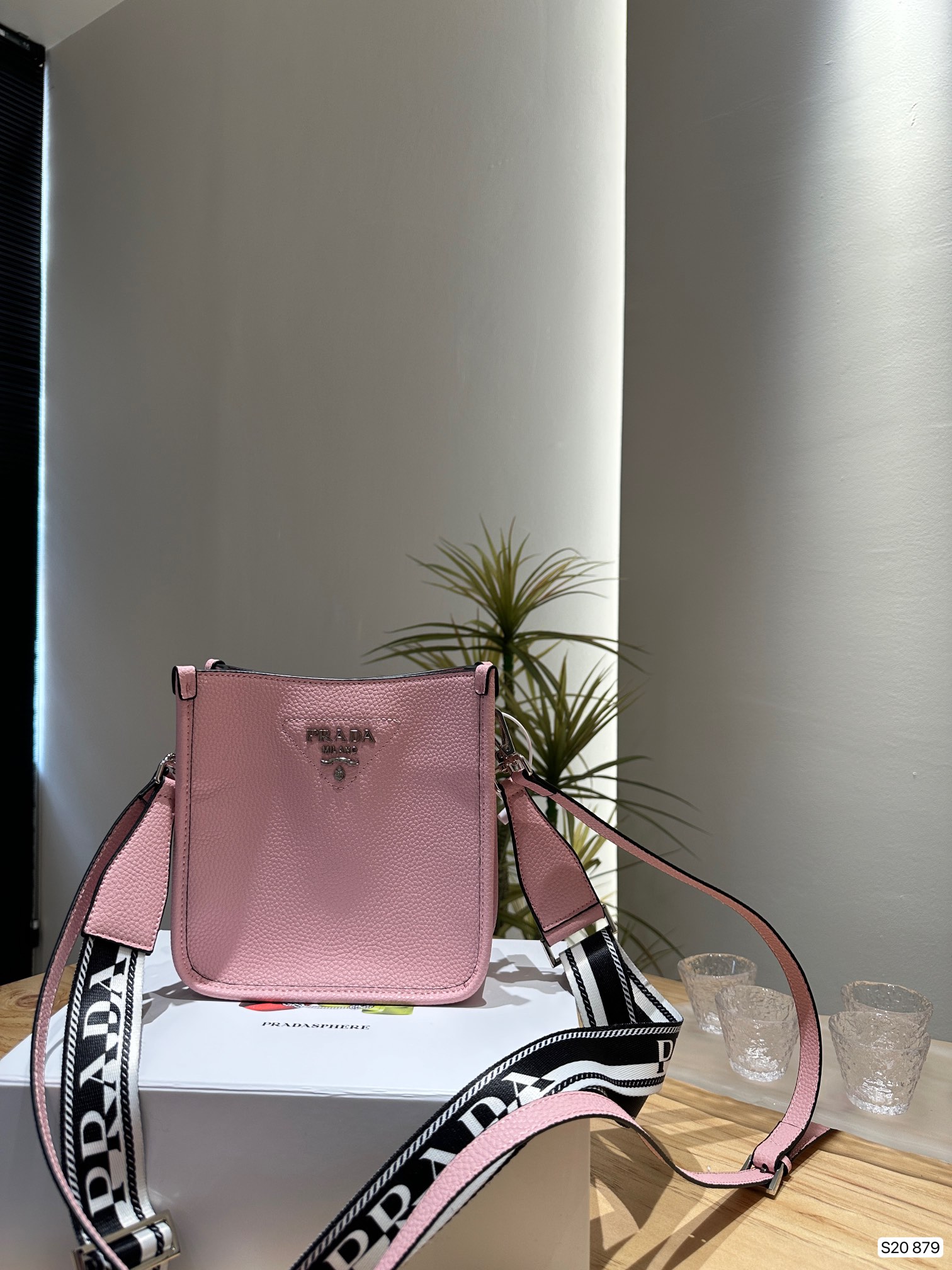 Prada001SSQ581 18.5cm
