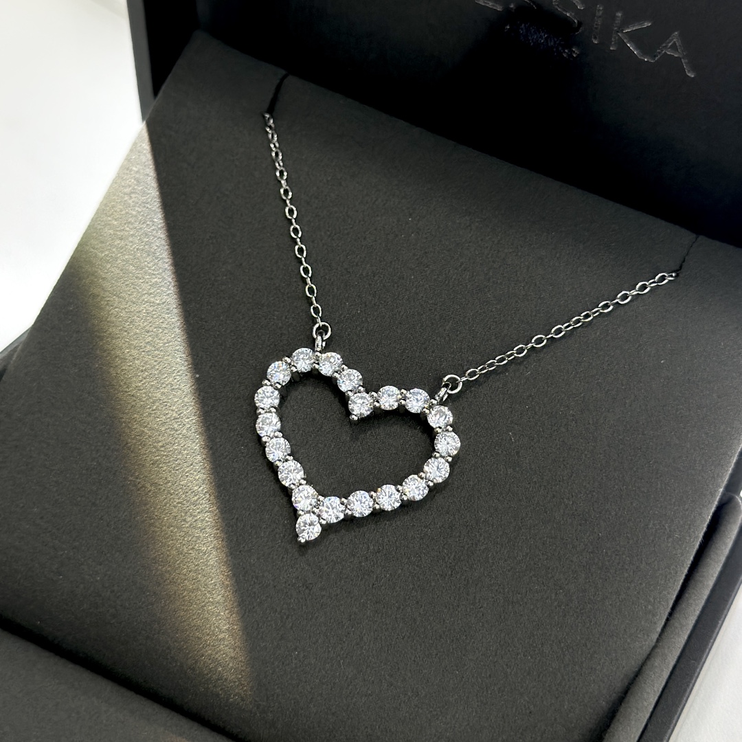 Tiffany & Co. Necklace 005