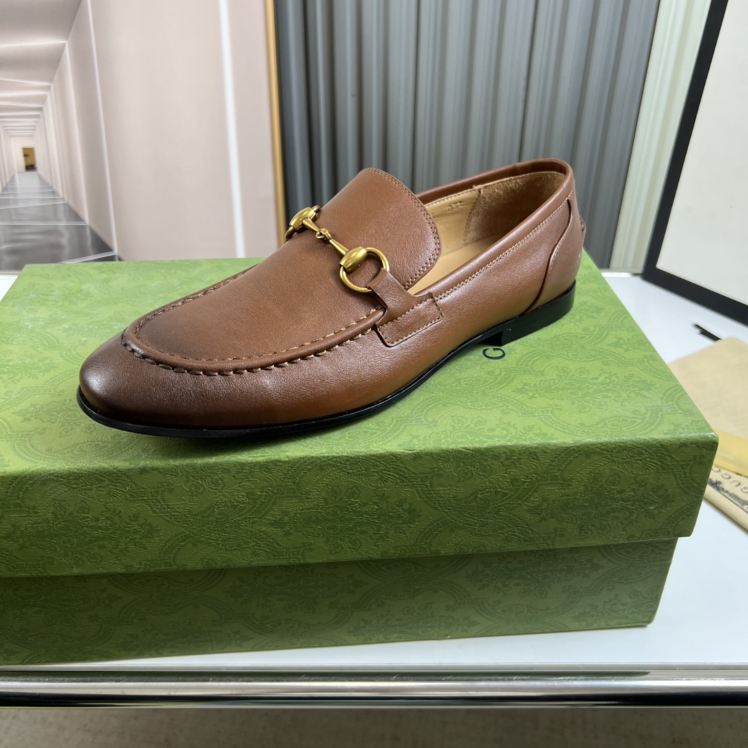 Gucci 023 Casual shoes XM053