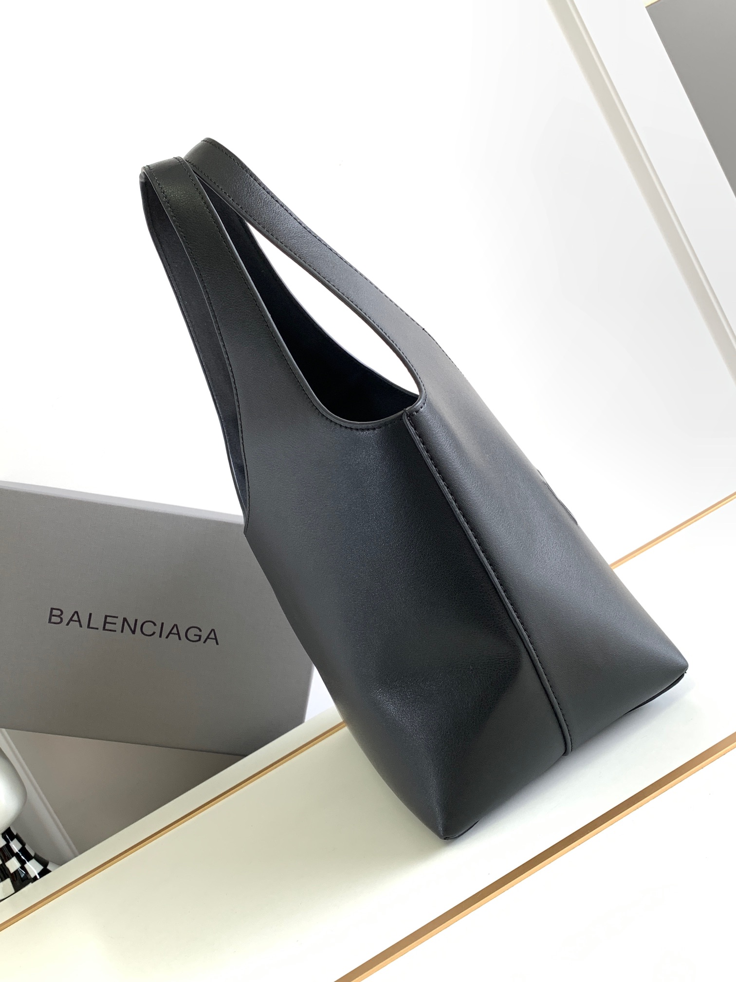 Balenciaga 9008 LM571 24cm