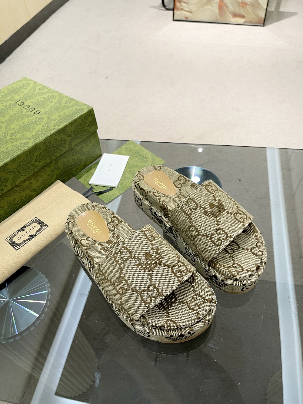 Gucci shoes 024 XM012