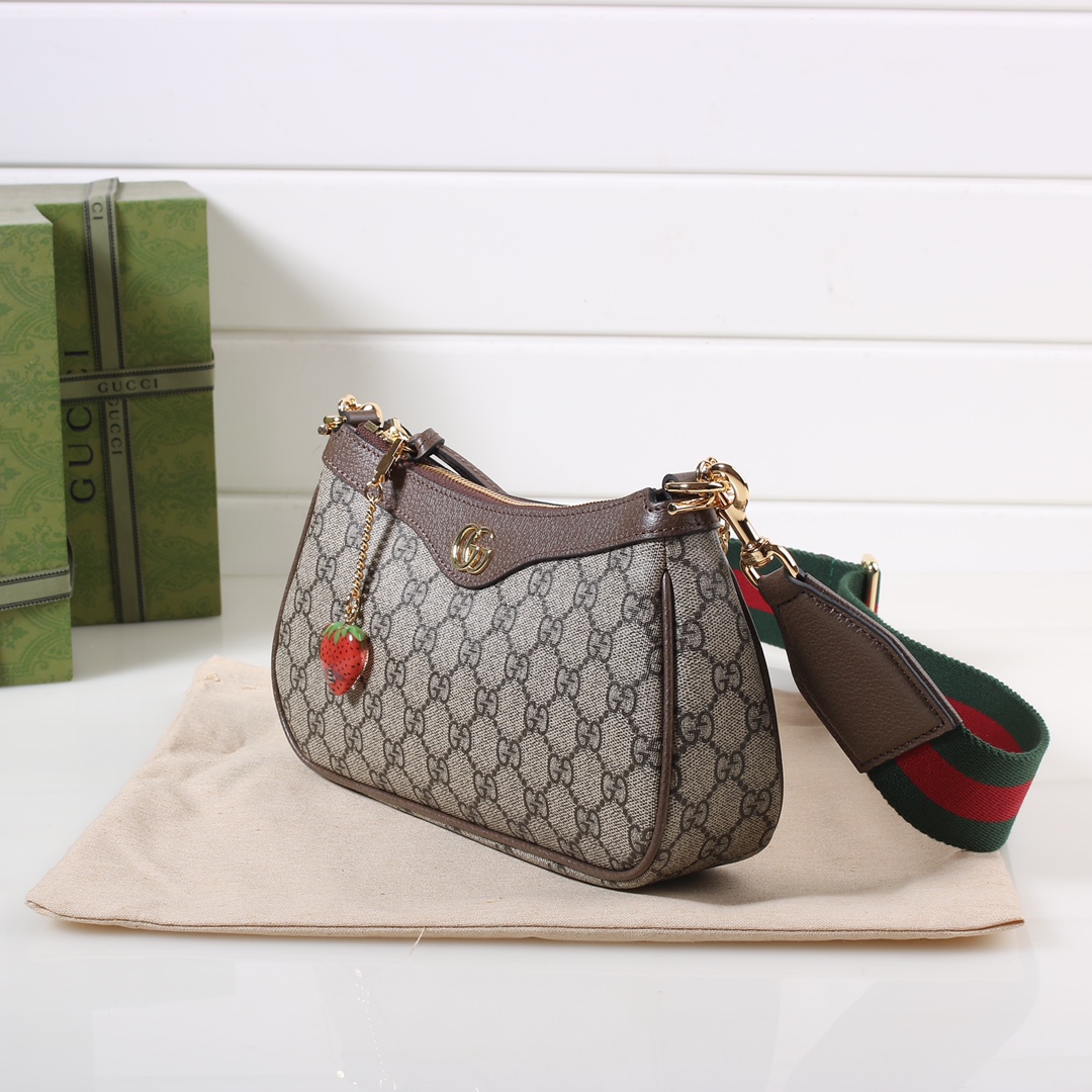 Gucci735132smile002