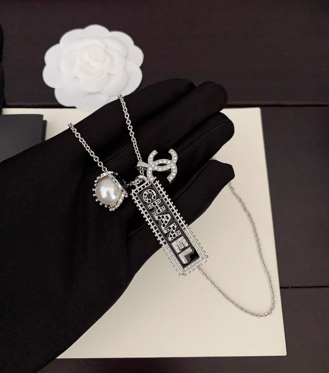 Chanel Necklace 015