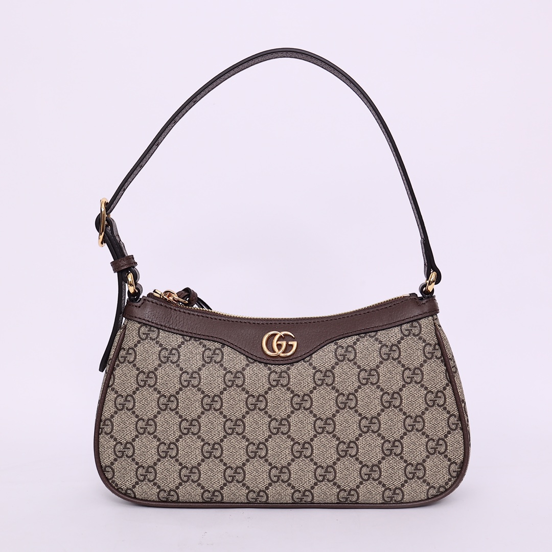 Gucci735145smile051