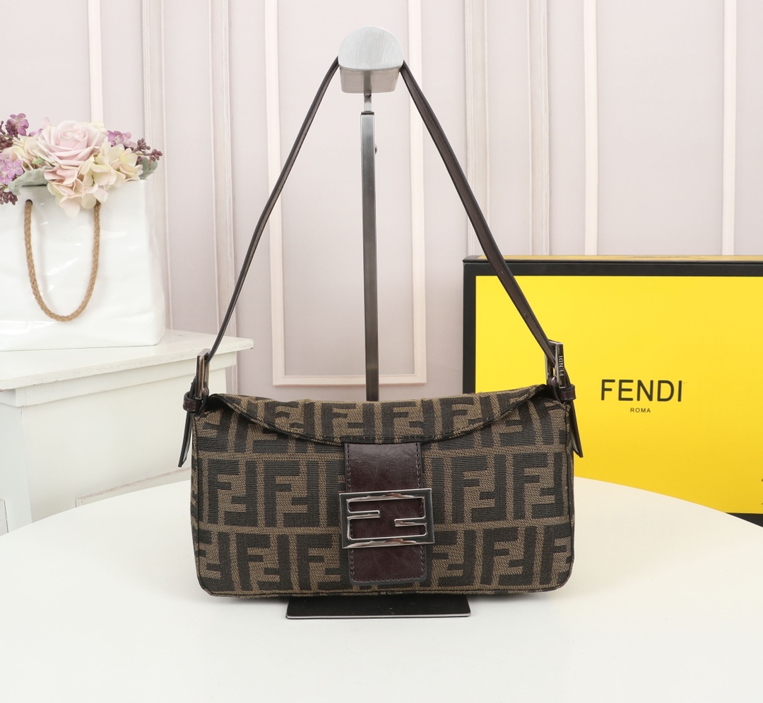 Fendi169JQE041