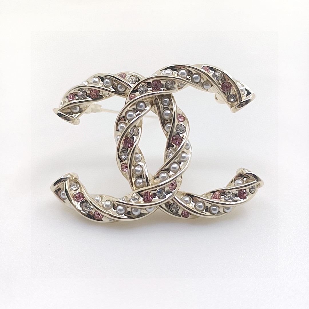 Chanel Brooch 008