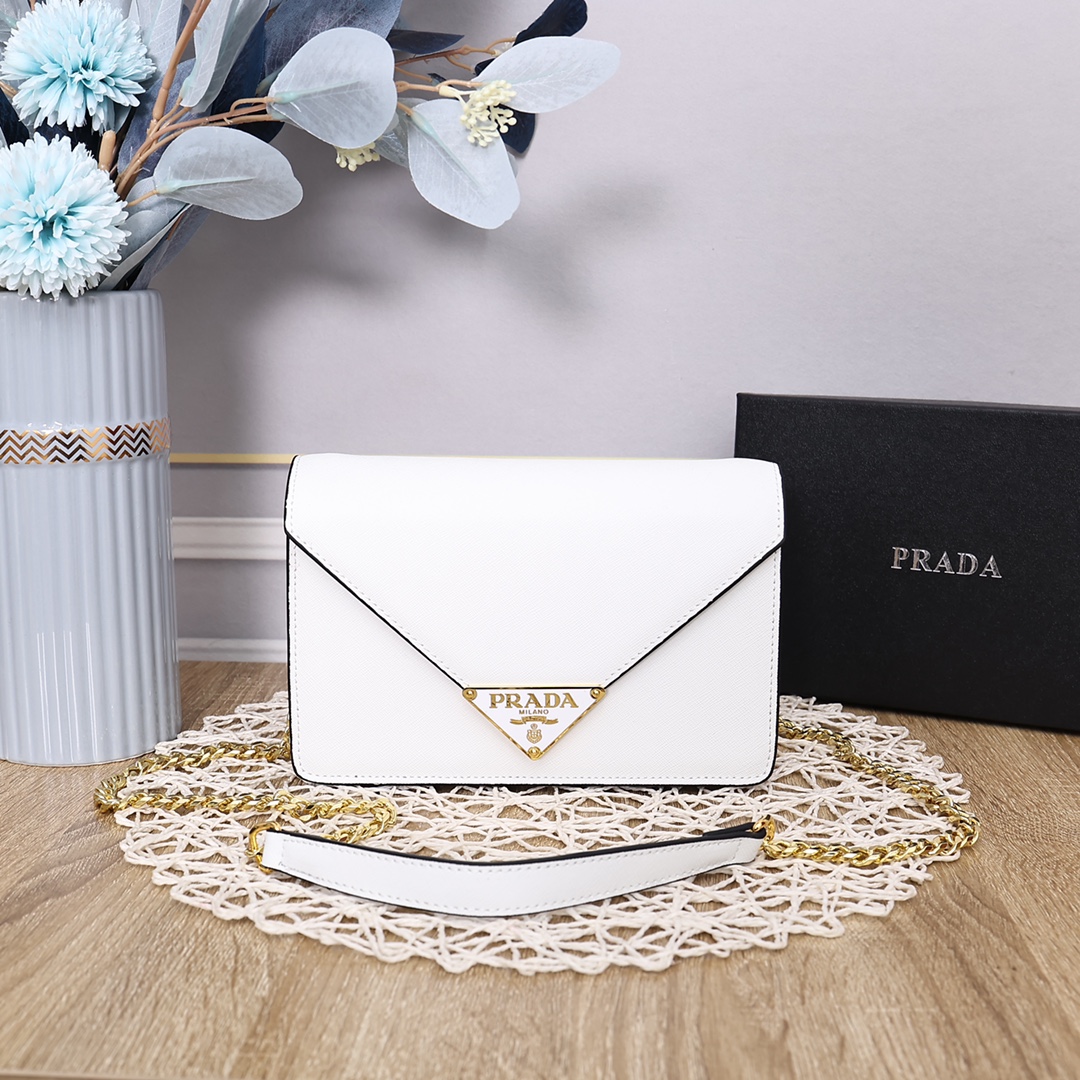Prada0836 22PJ551
