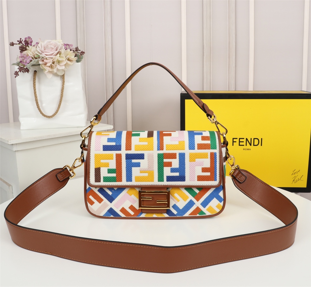 FendiF337JQE022