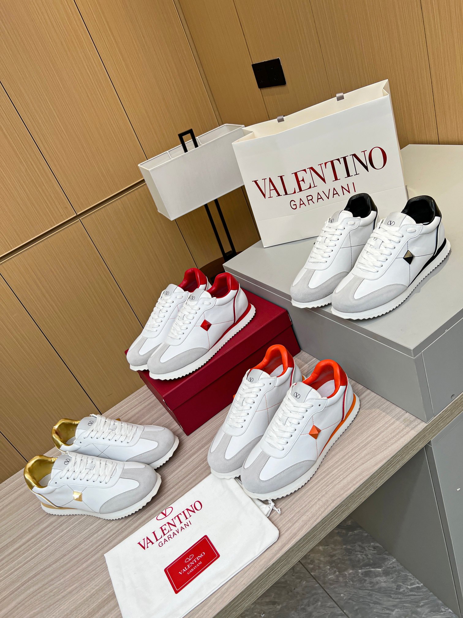Valentino 001 Casual shoes XM 092
