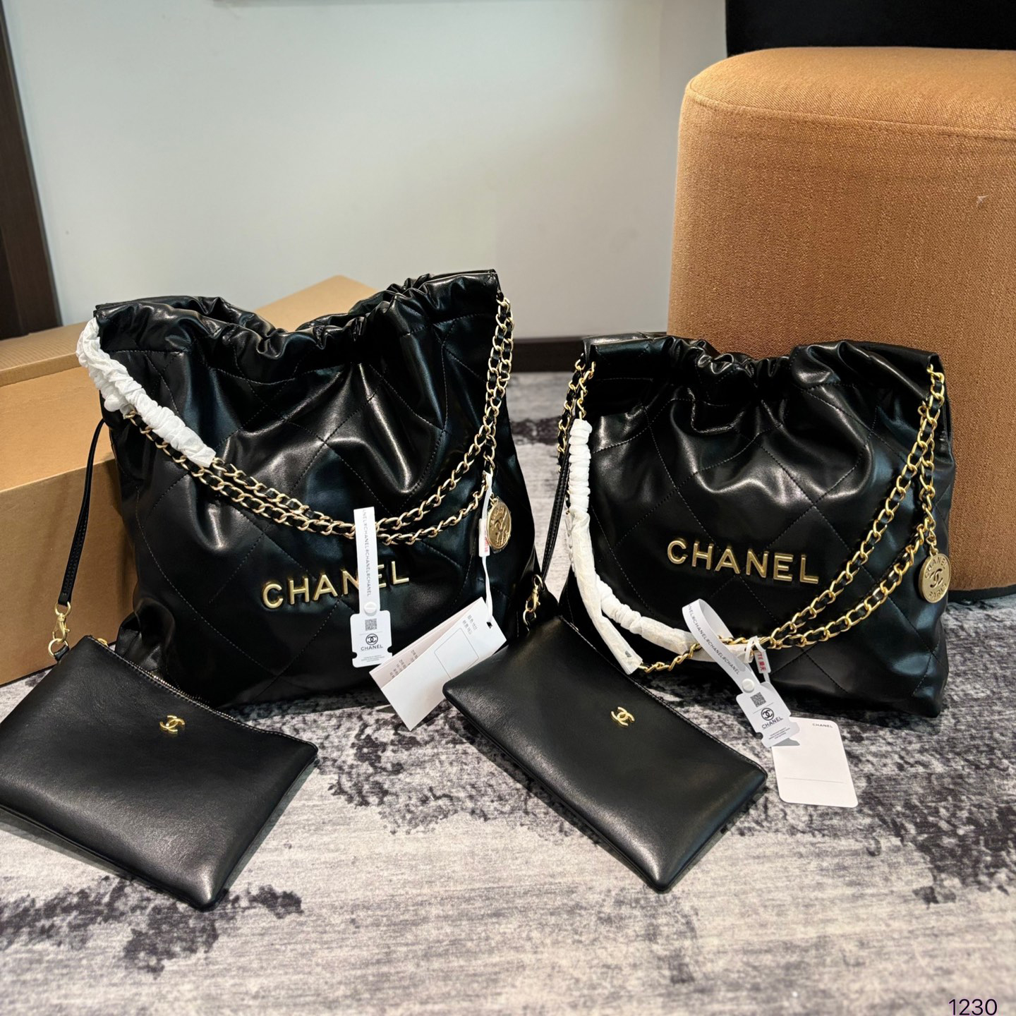 Chanel Medium/Large Shoulder Bag 886843