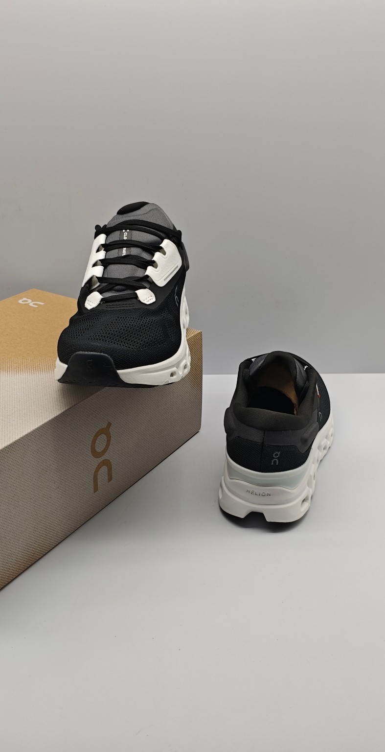 On Cloud Sneakers Sports shoes ON Cloudstratus 3