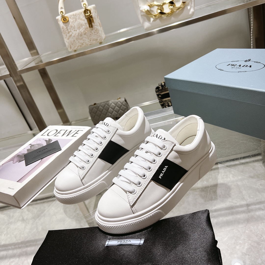 Prada 001 Casual shoes XM 072