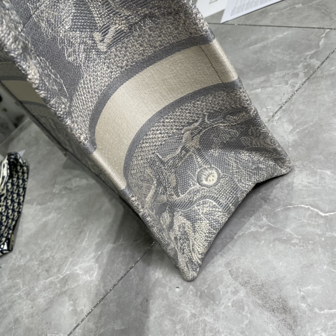 10A + top quality Medium Dior Book Tote 0175 XB022 36cm