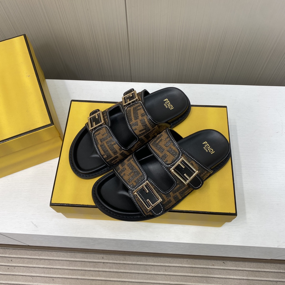 Fendi Shoes Summer slippers for couples