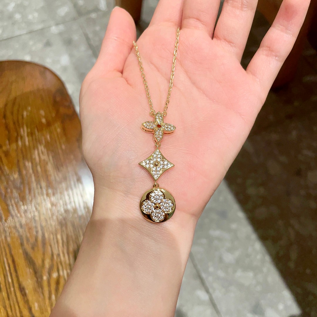 Louis Vuitton Jewelry Necklace Classic pattern design double flower design pendant