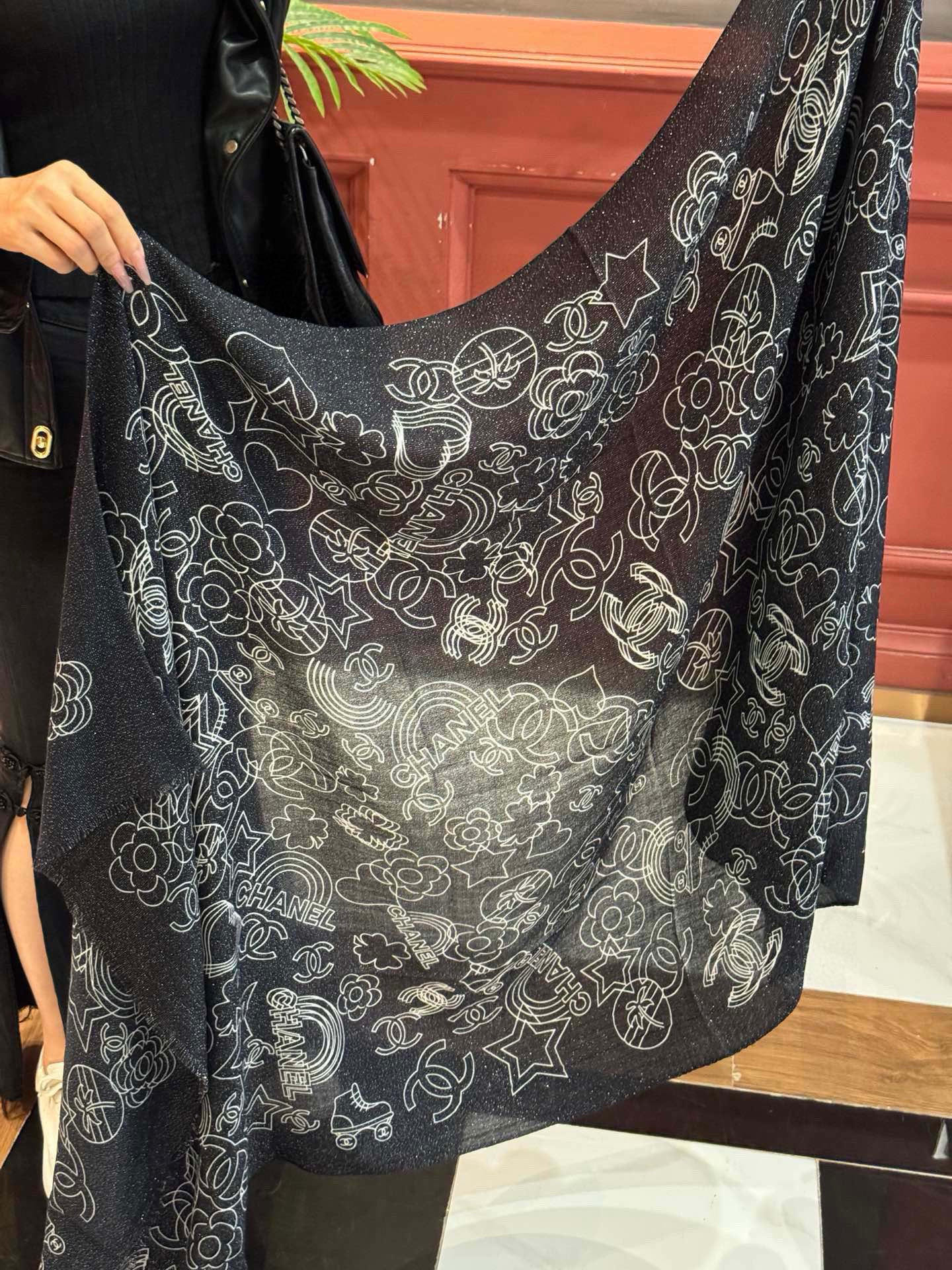 Chanel Scarf Silver Line Icon Scarf 100% Cashmere 105*200cm Accessories