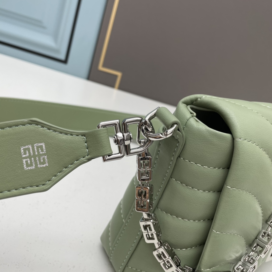 Small 4G Soft Chain Bag Green silver 8669 LM012 25cm