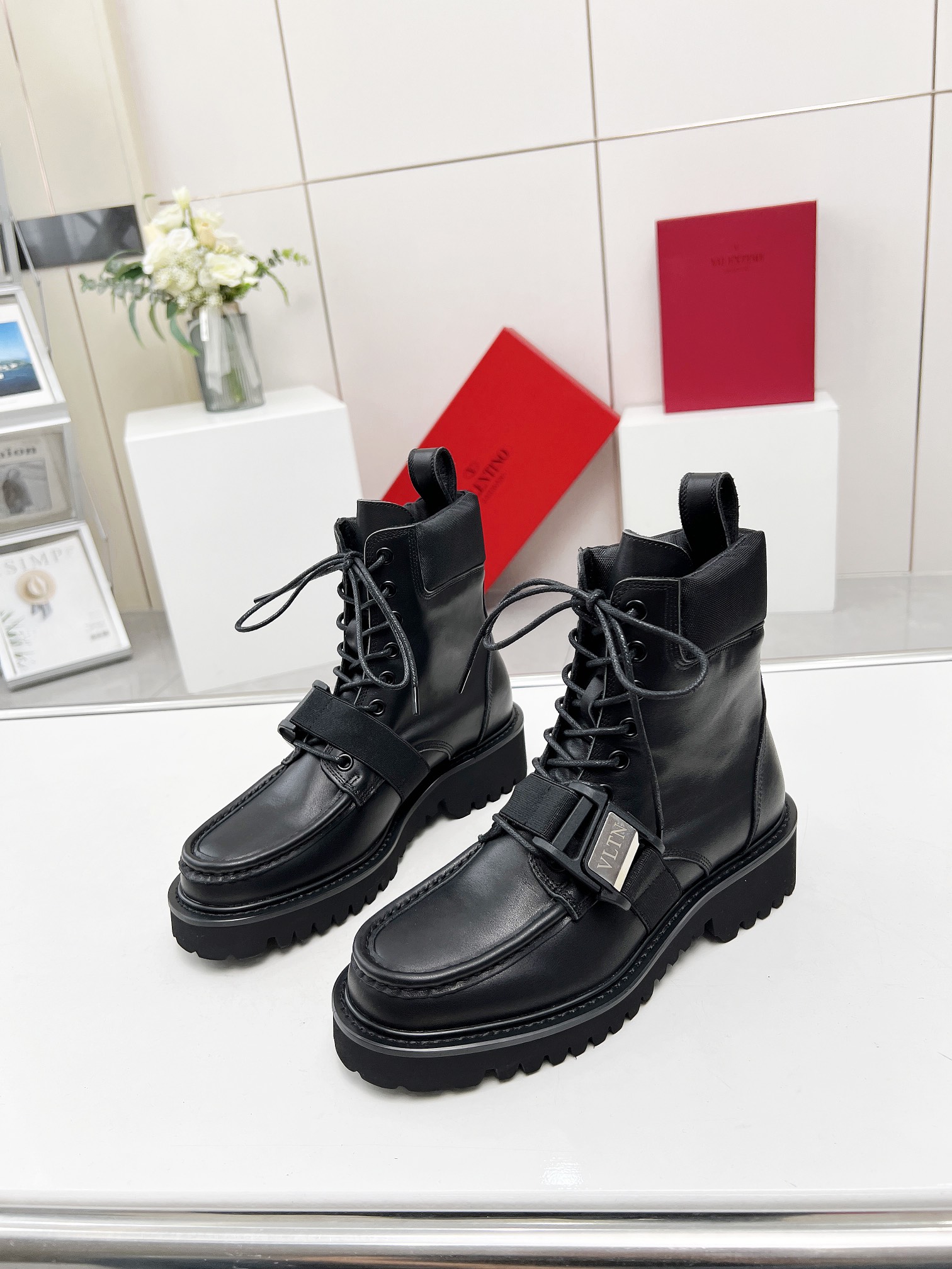 Valentino 002 boots XM003