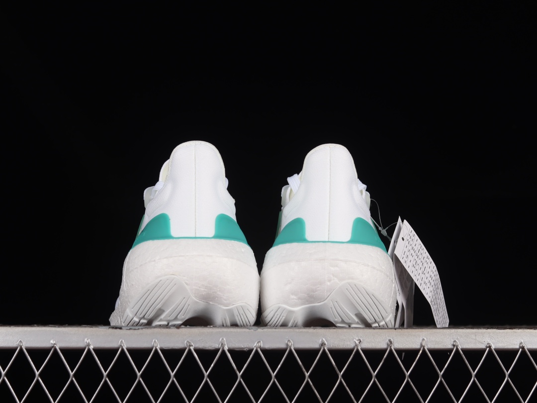 Ad Ultra Boost Light 23 HQ6350 XM542