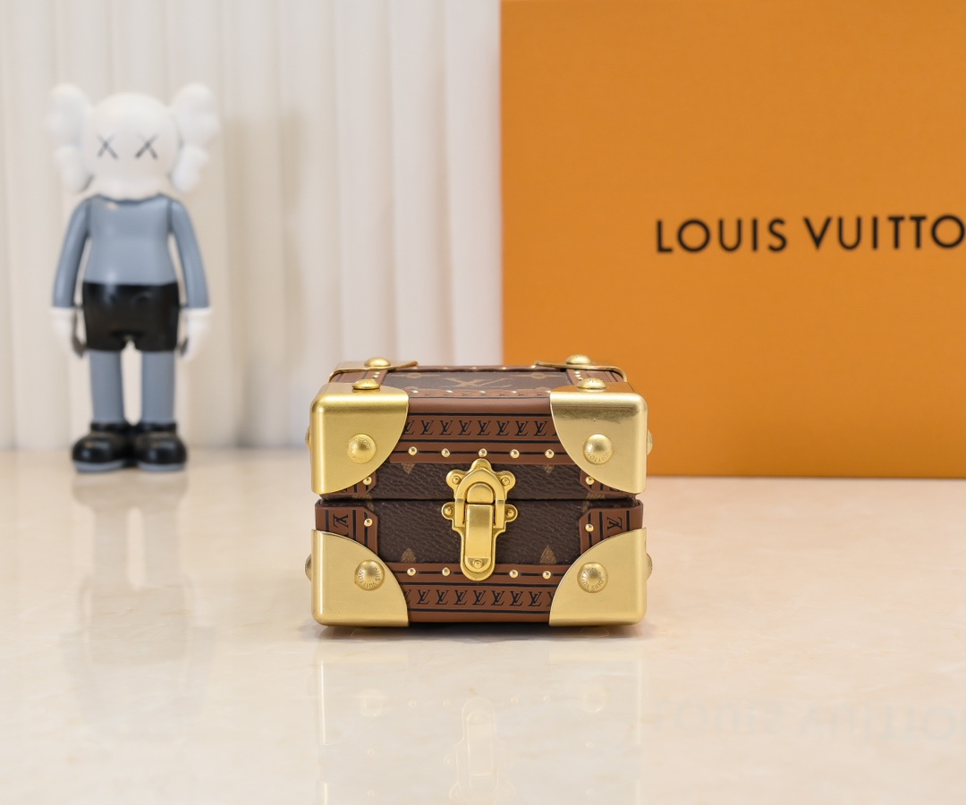 LV Pyramid Trunk M10052 LM022062043083 9-21cm