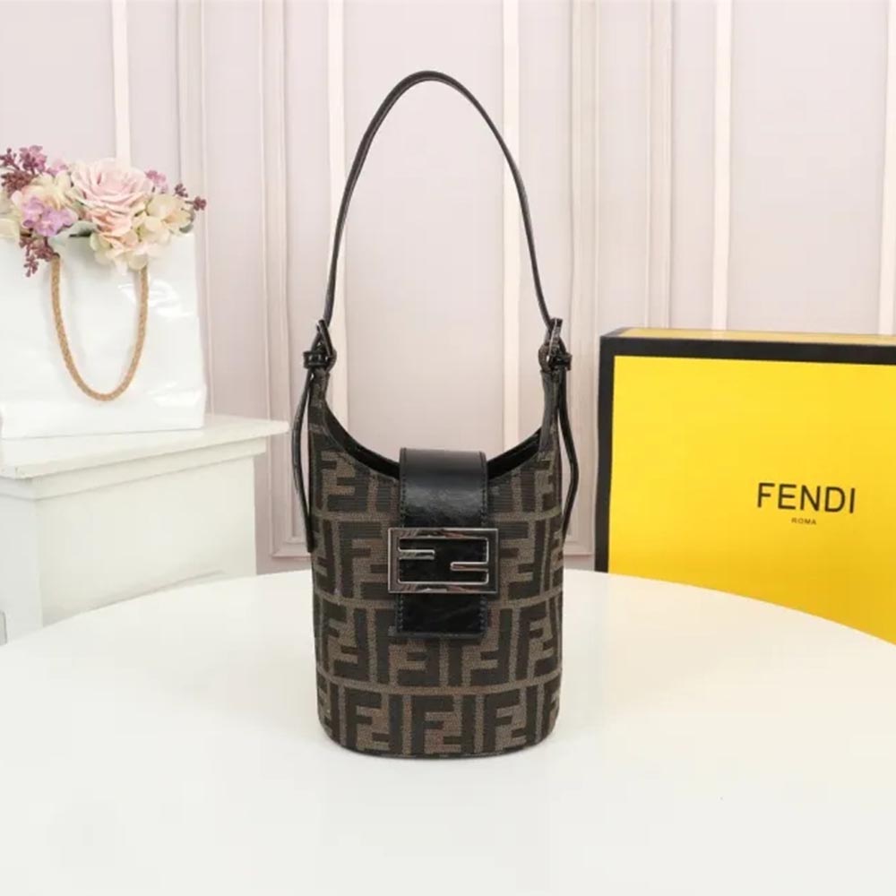 Fendi2010JQE071 21x10x14 cm