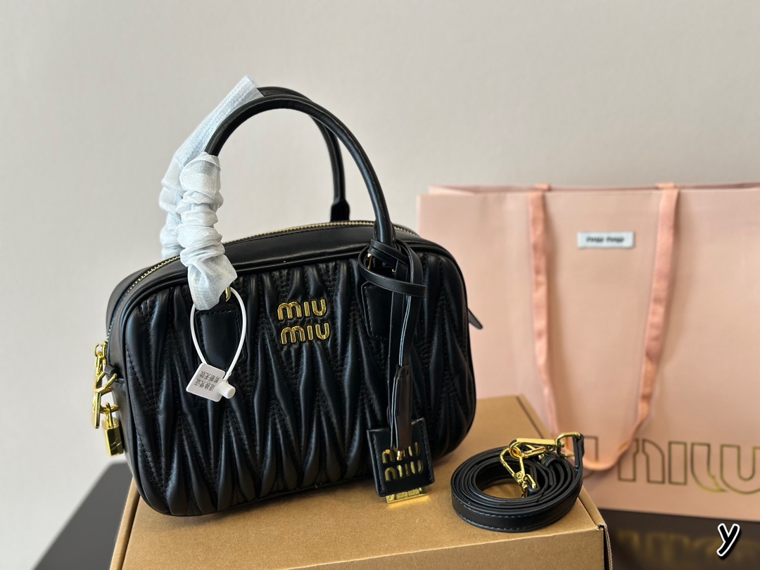 Miu Miu Handbag 002 DB081 25cm