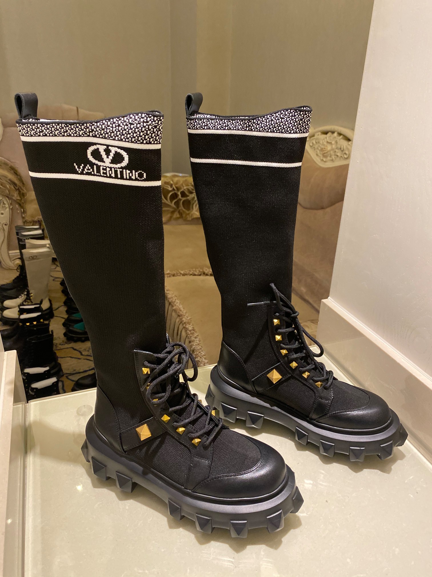 Valentino shoes (35-41) V001