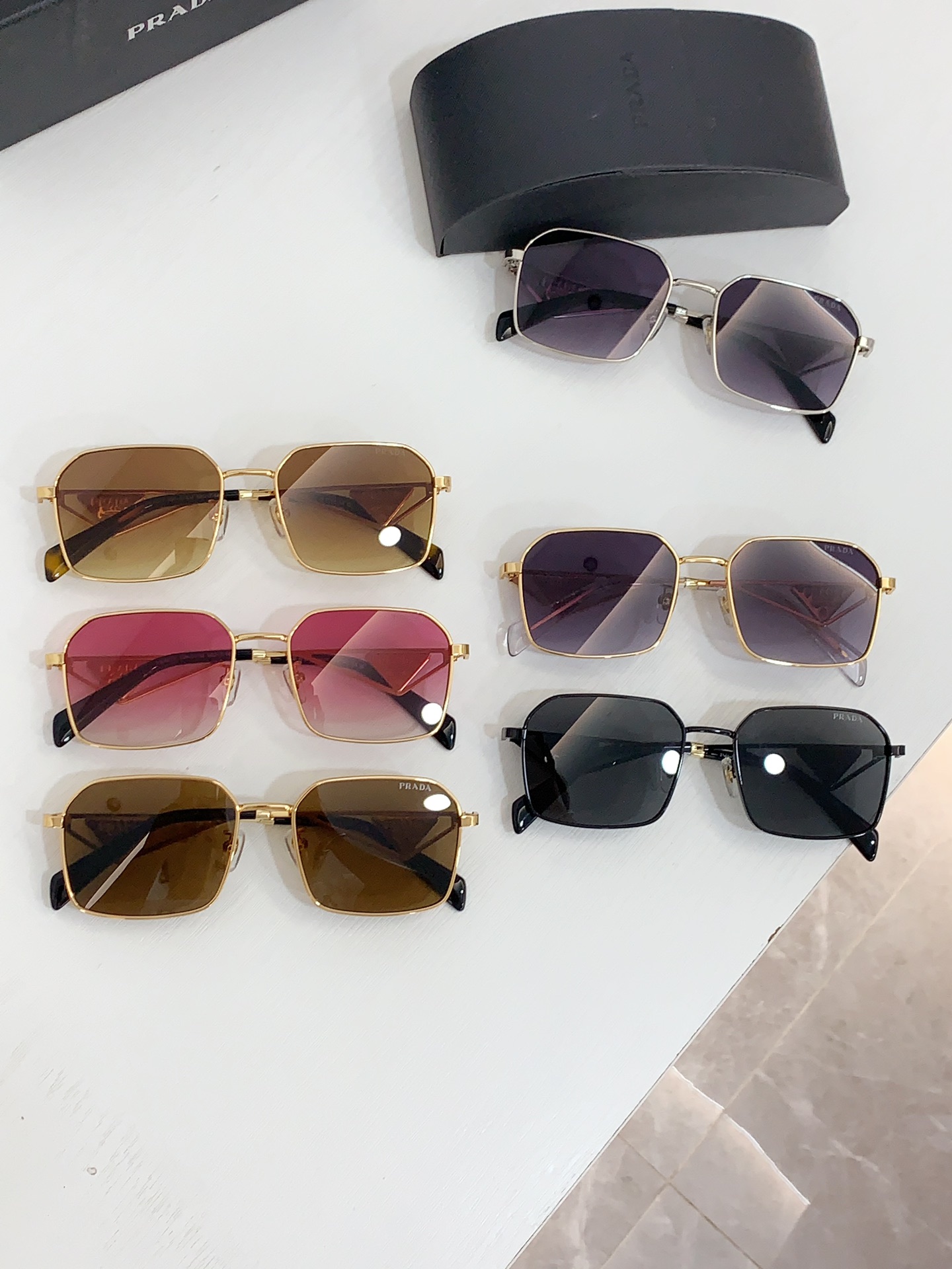 Prada Sunglasses PRA51V SM021
