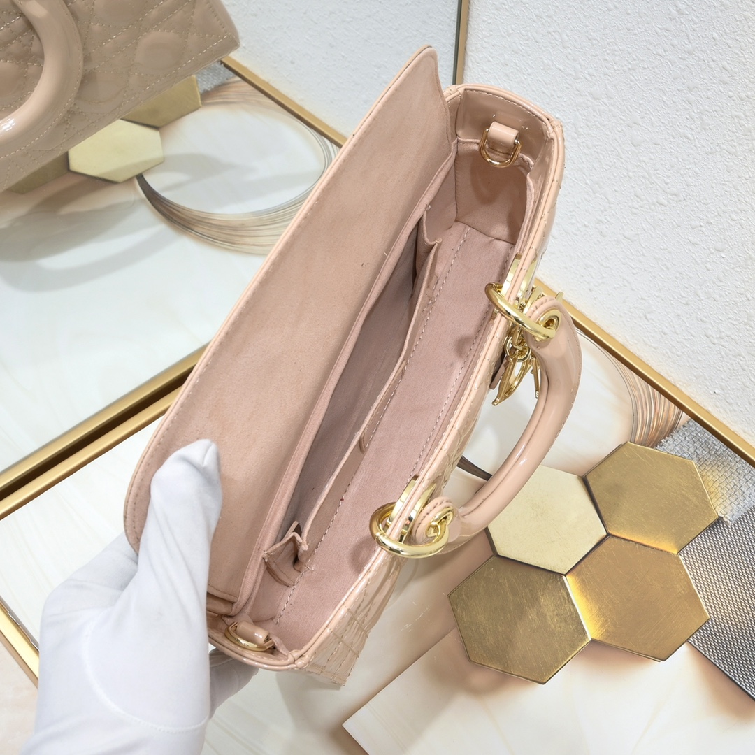 Medium Lady D-Joy bag Apricot patent leather CD0540 XB002 26cm
