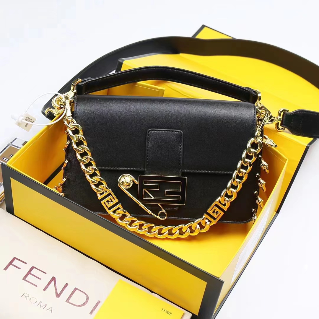 Fendi68004JQE002 26*6*15.5 cm
