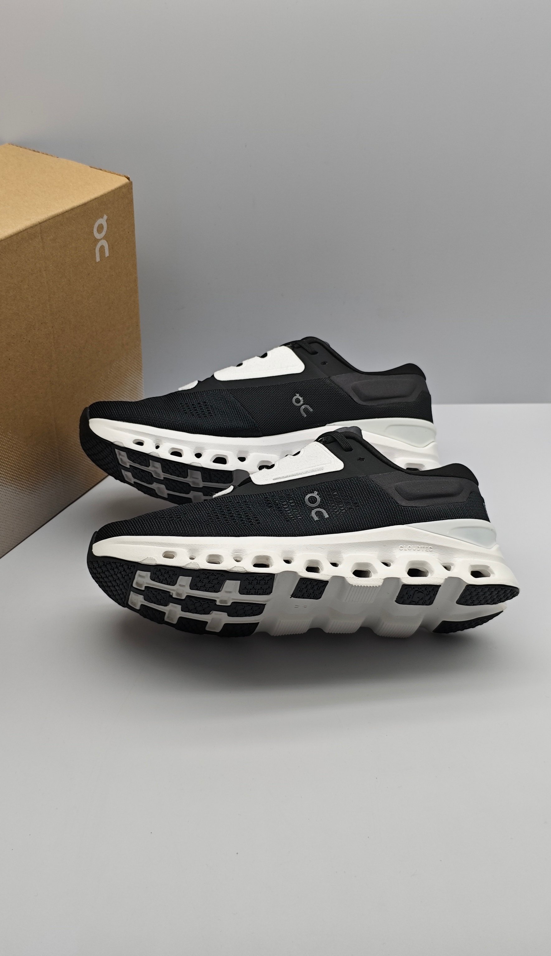 On Cloud Sneakers Sports shoes ON Cloudstratus 3