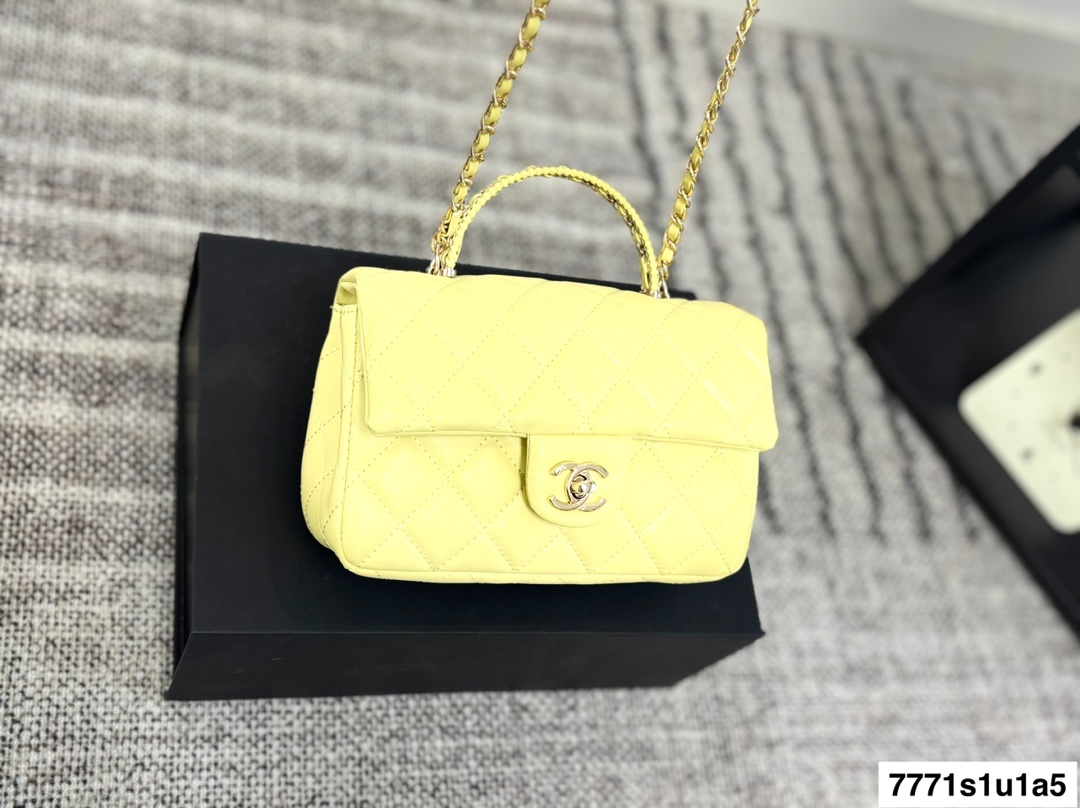 Chanel Shoulder Bag Ladies' Favorite