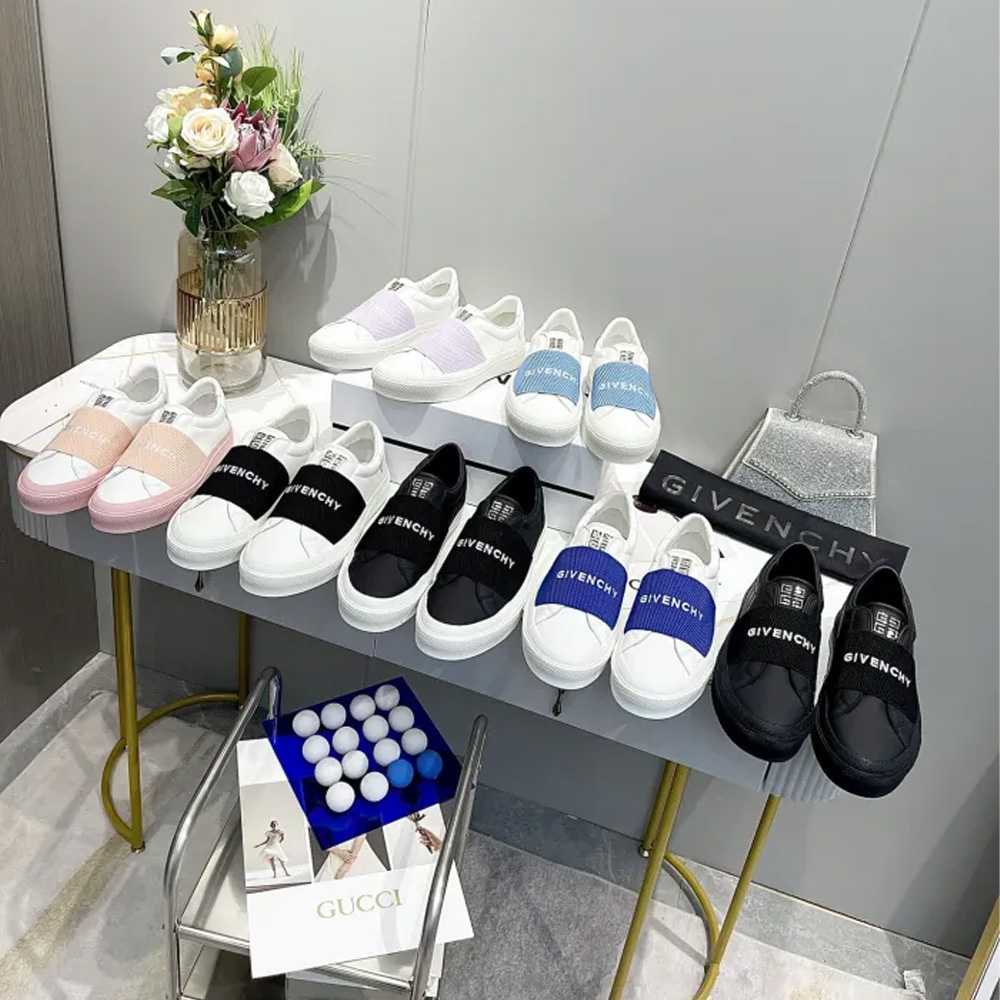 GIVENCHY 002 Casual shoes XM 003 02