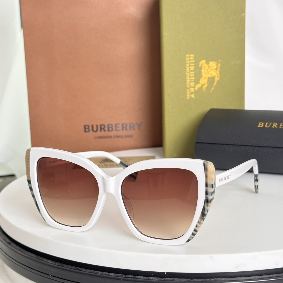 Burberry Sunglasses BE4366 SM051