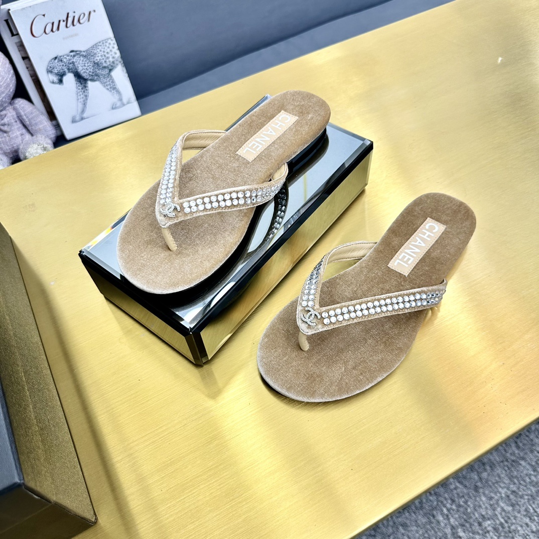 Chanel Shoes Women's flip flops