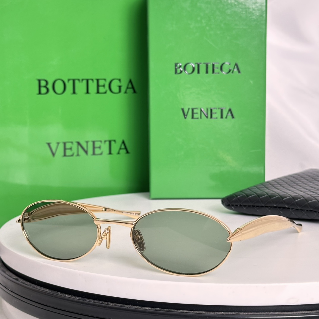 Bottega Veneta Sunglasses BV1386S SM061