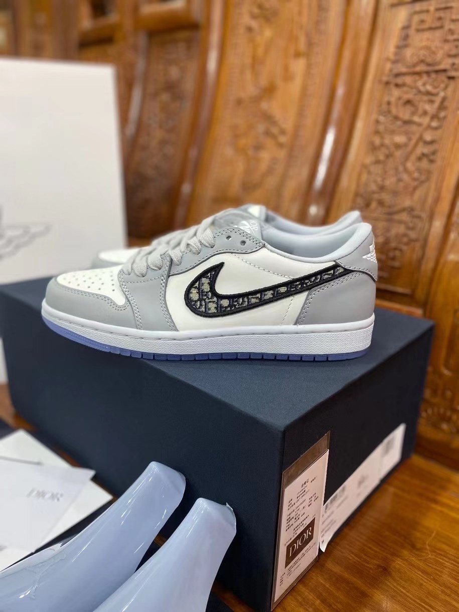 Jardan Sneakers Sports shoes Air Jordan 1 Dior x High OG