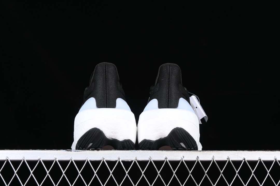 Ad Ultra Boost Light 23 Black HP9203 XM542