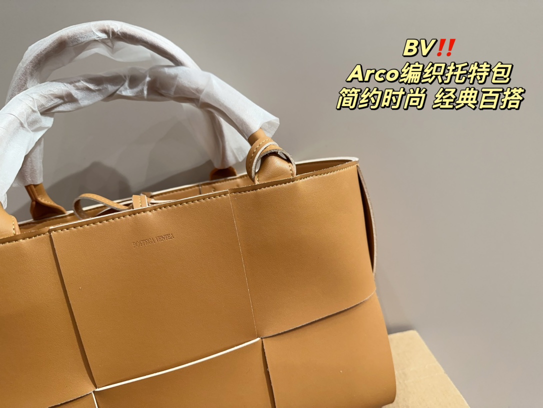 Bottega Veneta Arco Tote 003 DB041 32cm