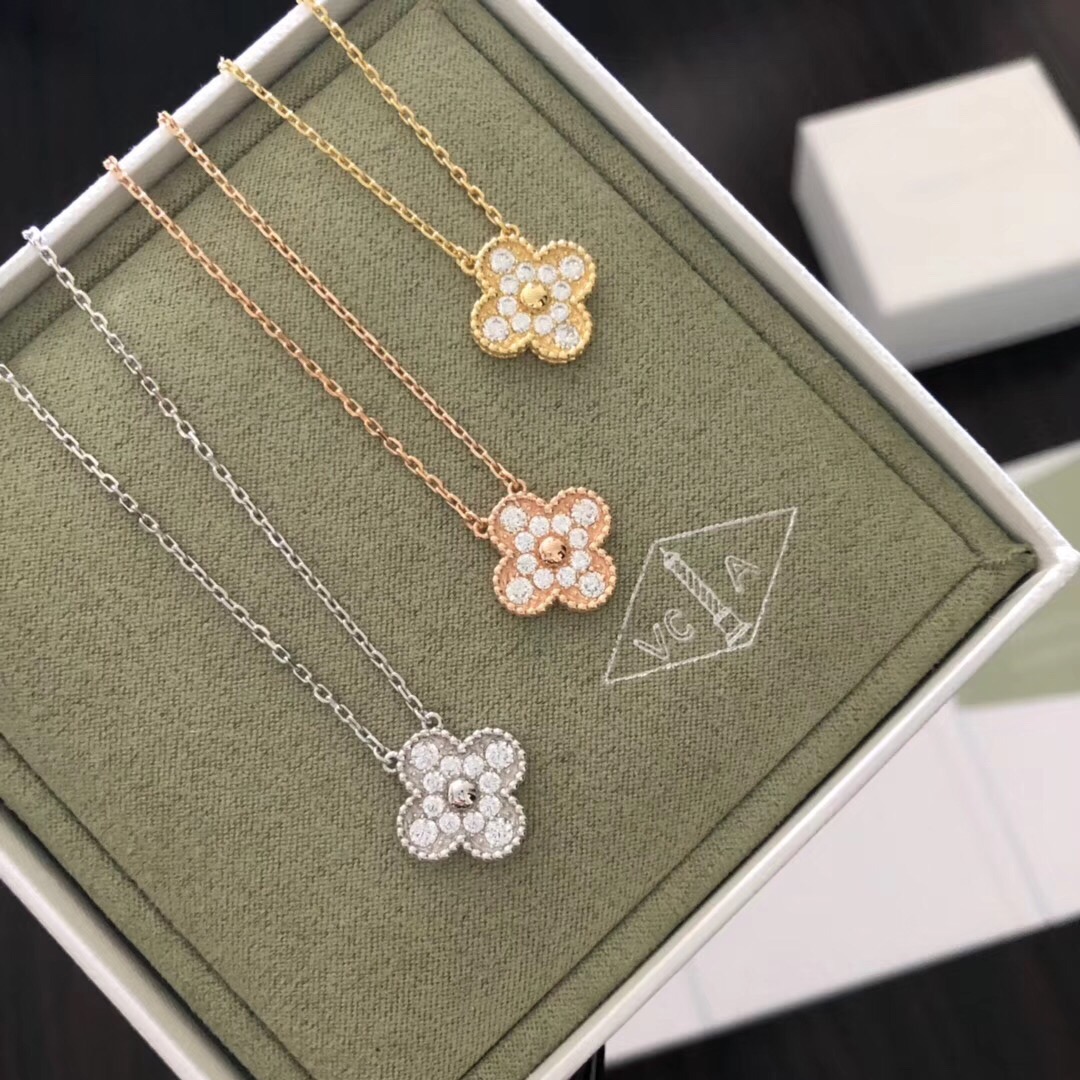 Van Cleef & Arpels JewelryNecklace  Full diamond four-leaf clover necklace