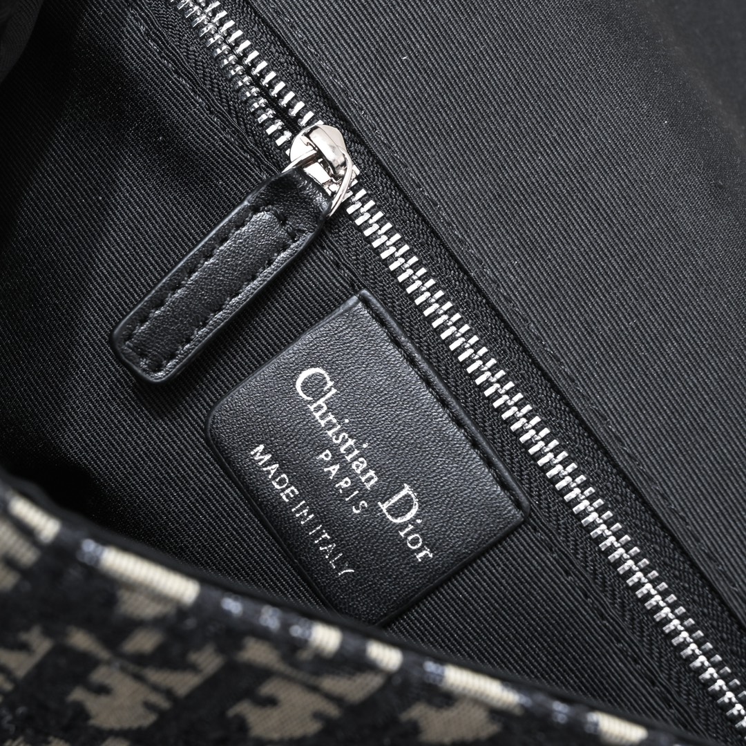 Dior Messenger Bag 4401 LM081 23cm